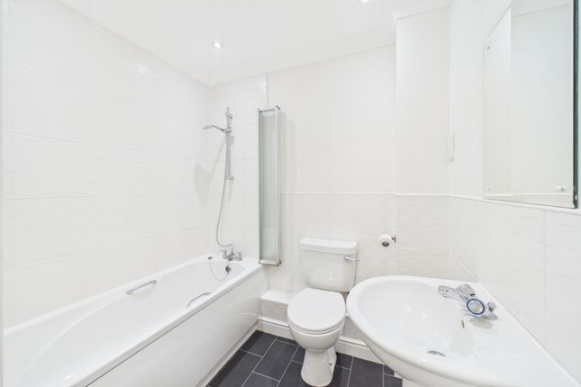 30 Hazel Covert, Thetford photo 5
