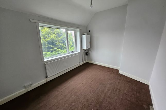 Terraced house to rent in East Avenue, Woodlands