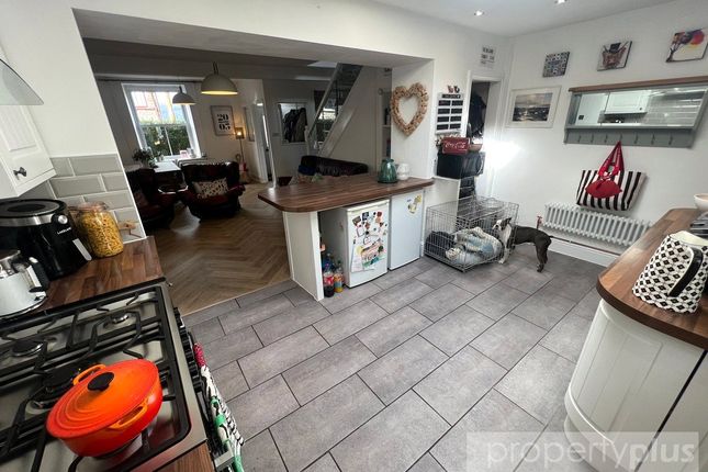 37, Bank Street, Rhondda Cynon Taff photo 4