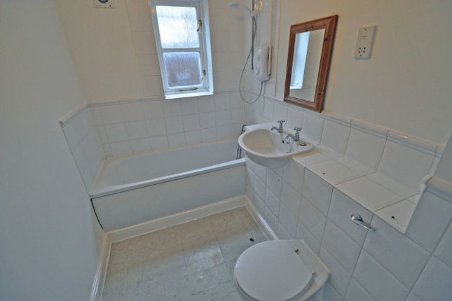 51, Aspen Grove, Aldershot photo 4