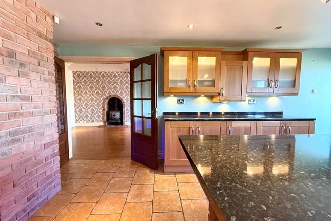4, Parkview Road, Stourbridge photo 4