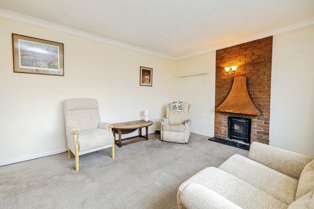 58, Oakfield, Lincoln photo 4