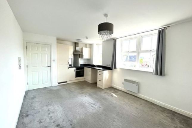 Flat 13, Barnoldswick photo 4