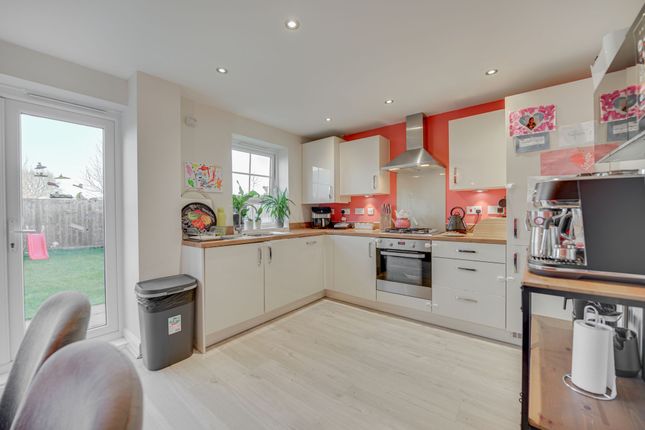 4 Gatekeeper Close, Sandbach photo 3