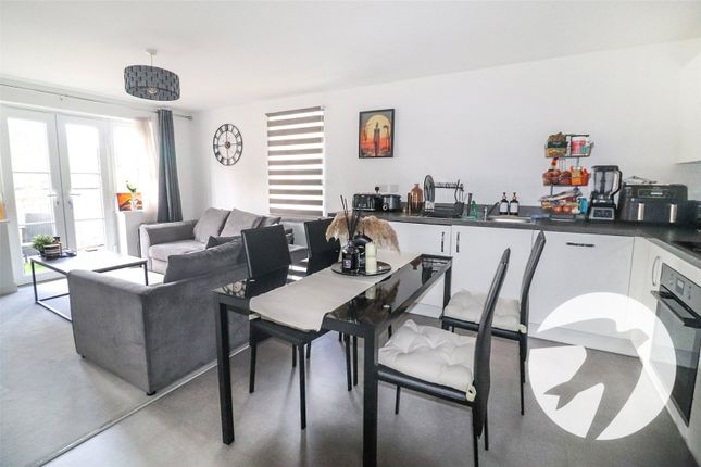 Flat 13,, Cinnabar Court, Erith photo 3