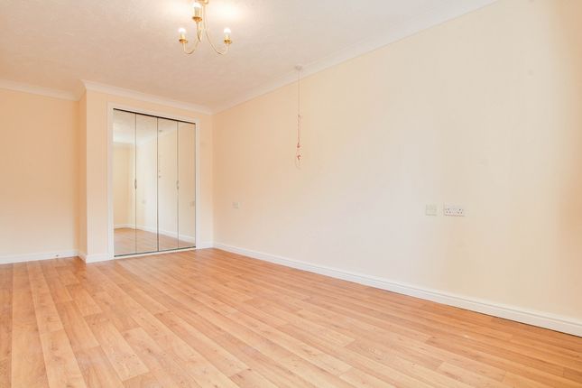 Flat for sale in Conrad Court, Stanford Le Hope