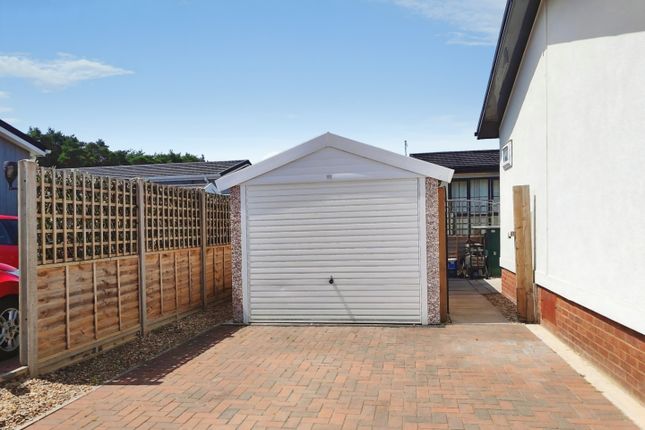 54 Badgerwood, West Road, Wokingham photo 2