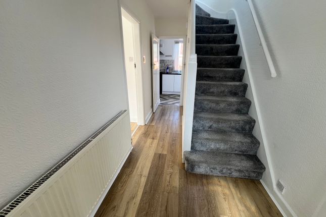 24, Hodson Avenue, Willenhall photo 2