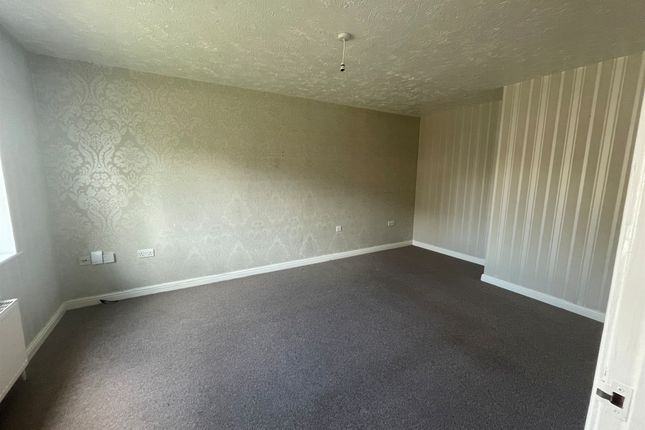 41, Briary Close, Wakefield photo 4