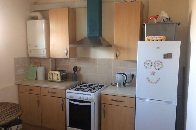 Flat to rent in Spindrift Avenue, London