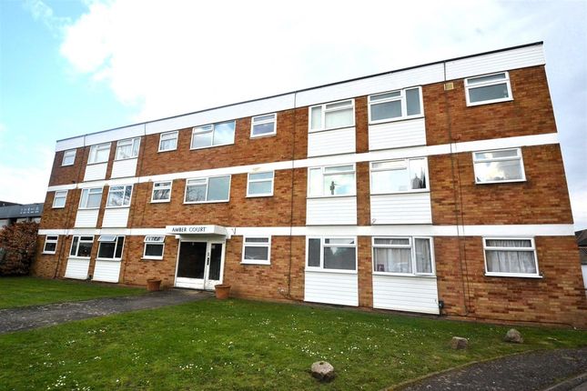 Thumbnail Flat to rent in Laleham Road, Staines