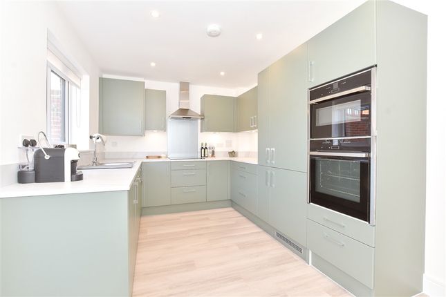 Burdock Road, Horsham photo 3