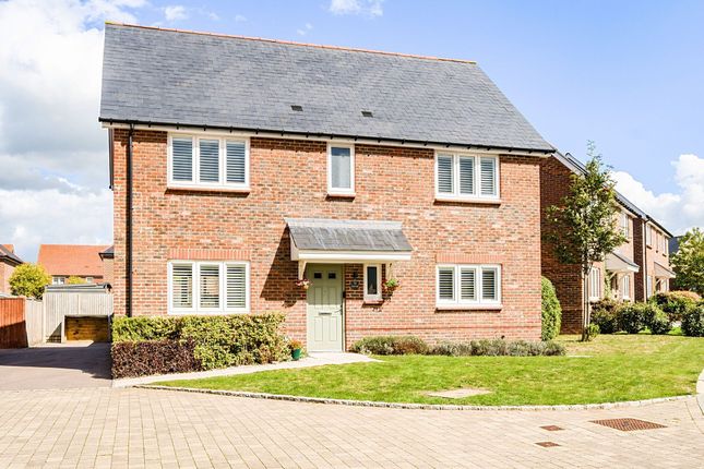 3-bed house on 9 Chestnut Drive, Pulborough, £550,000
