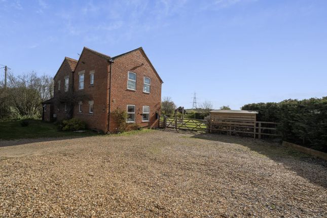 207, Norrington Lane, Melksham photo 2