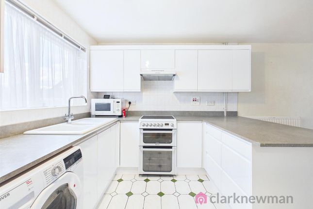20, Hull Grove, Harlow photo 5