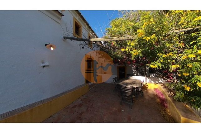 Detached house for sale in Quelfes, Olhão, Faro