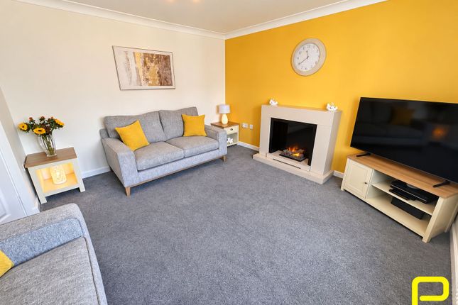 14, Moor Edge Drive, Wallsend photo 2
