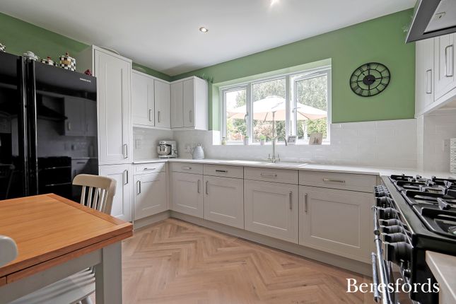 9, Hornbeam Chase, South Ockendon photo 4