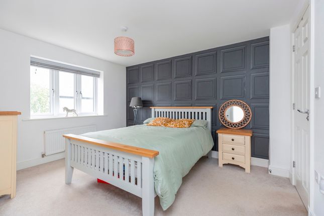 5 Broom Road, Warminster photo 4