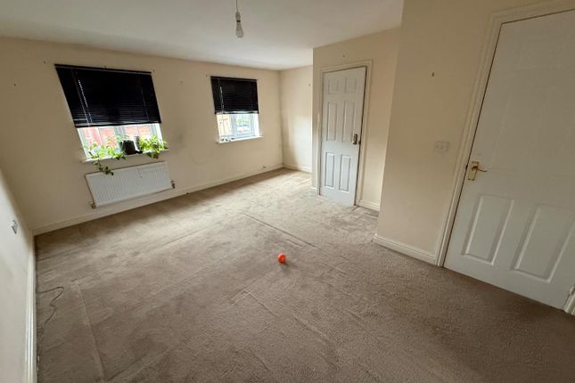 122, Queen Elizabeth Drive, Swindon photo 4