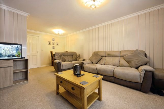Drakes Avenue, Bedfordshire photo 4