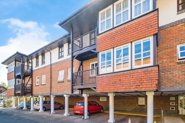 Flat for sale in Madeira Road, West Byfleet, Surrey