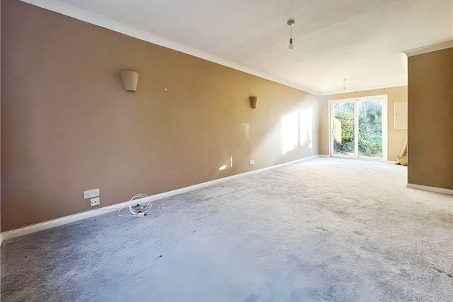15, Findlay Drive, Surrey photo 3
