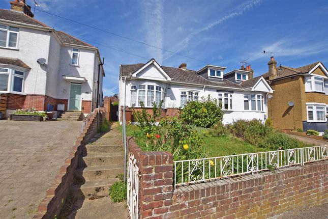1-bed house on 176, Maidstone Road, Rainham, £250,000