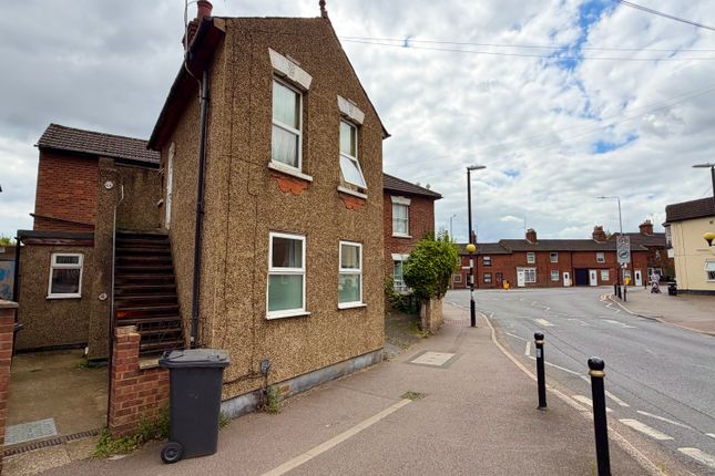 Studio flat on 4, Leighton Buzzard, £720/mo