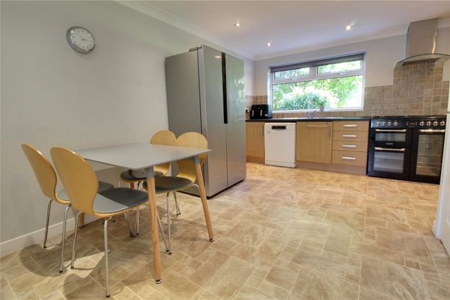 14, Hawk Close, Hampshire photo 4
