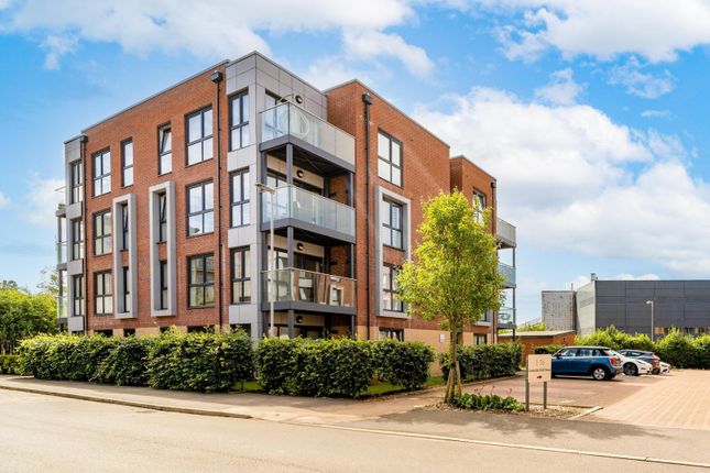 1-bed flat on 8 Cavendish Hall House, Holmesley Road, Borehamwood, £274,995