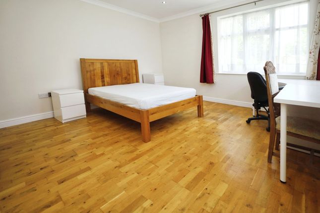 62 East Avenue, Bournemouth photo 2