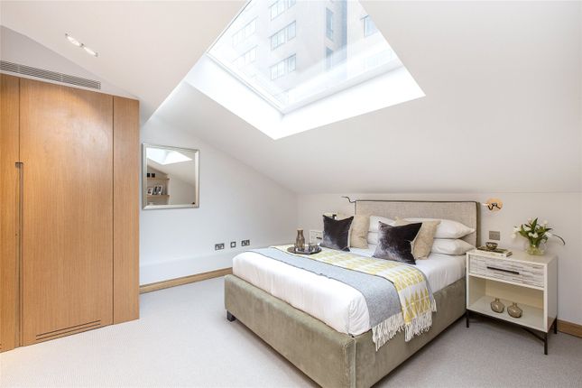 Flat to rent in Crown Reach, 145 Grosvenor Road