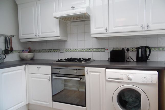 Flat 1, 363, Garratt Lane, London photo 3