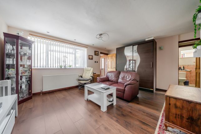 43, Edgeworth Drive, Carterton photo 2