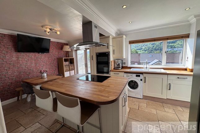 12, Heather Way, Rhondda Cynon Taff photo 4