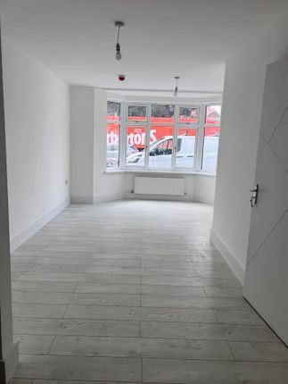 Bullsmoor Lane, Enfield photo 4