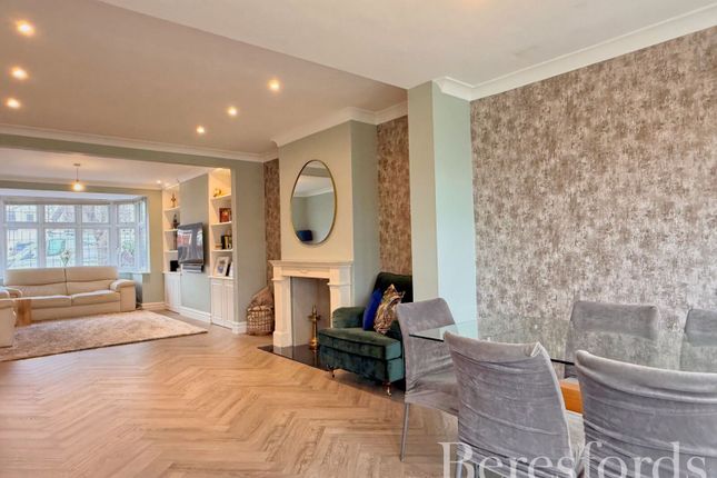 50, Elmhurst Drive, Hornchurch photo 4