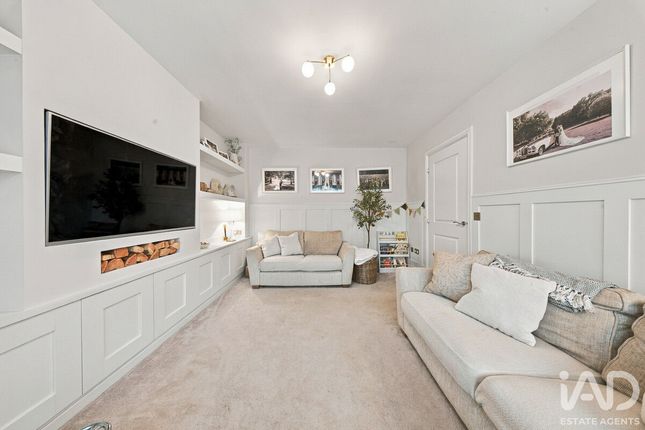 17, Red Admiral Street, Ely photo 4