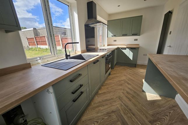 20, Thorogate, Rotherham photo 2