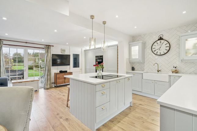 3, Roberts Lane, Gerrards Cross photo 2