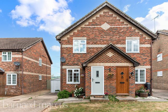 3, Gayler Close, Redhill photo 2