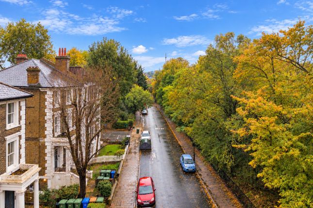 42D Thicket Road, London photo 3