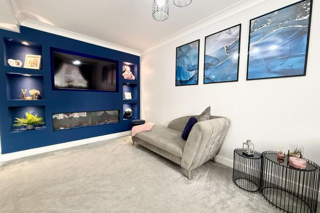 8, Glevum Avenue, Ingleby Barwick photo 4