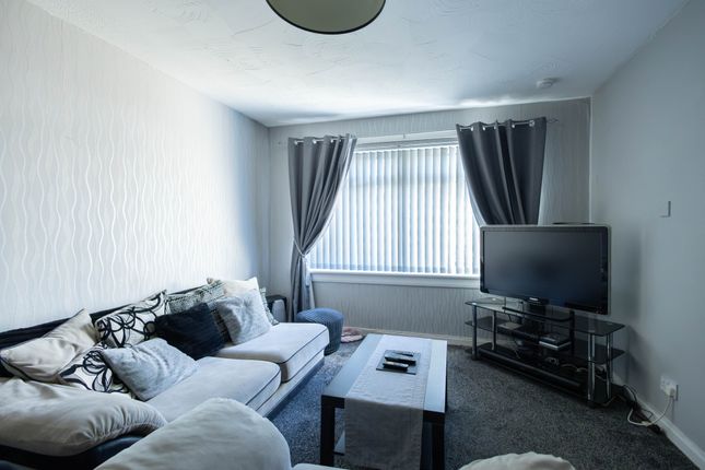 Calder Place, Falkirk photo 4