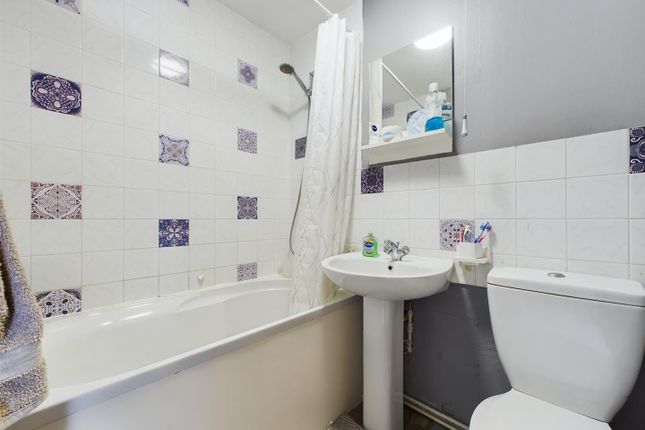 22, Talbot Way, Reading photo 2