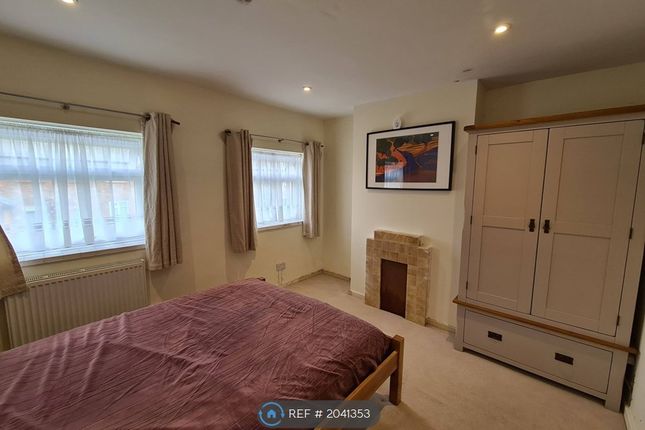 Room to rent in Hillfield Road, Dunton Green, Sevenoaks
