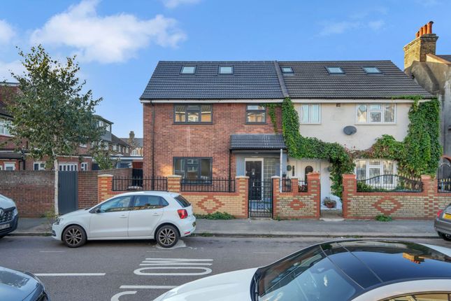 5-bed house on 59, Grosvenor Road, London, £800,000