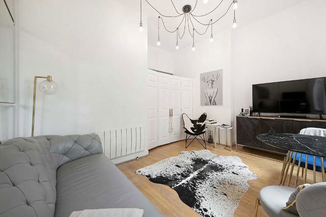 Flat 4, 60, Holland Road, London photo 4