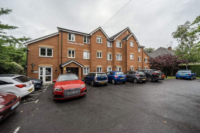 1-bed flat on Flat 16 Katherine Court, 34 Upper Gordon Road, Camberley, £75,000